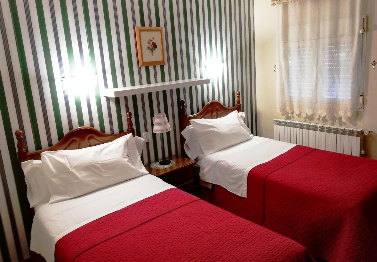 Hostal Martin - Sanabria Ribadelago Buitenkant foto