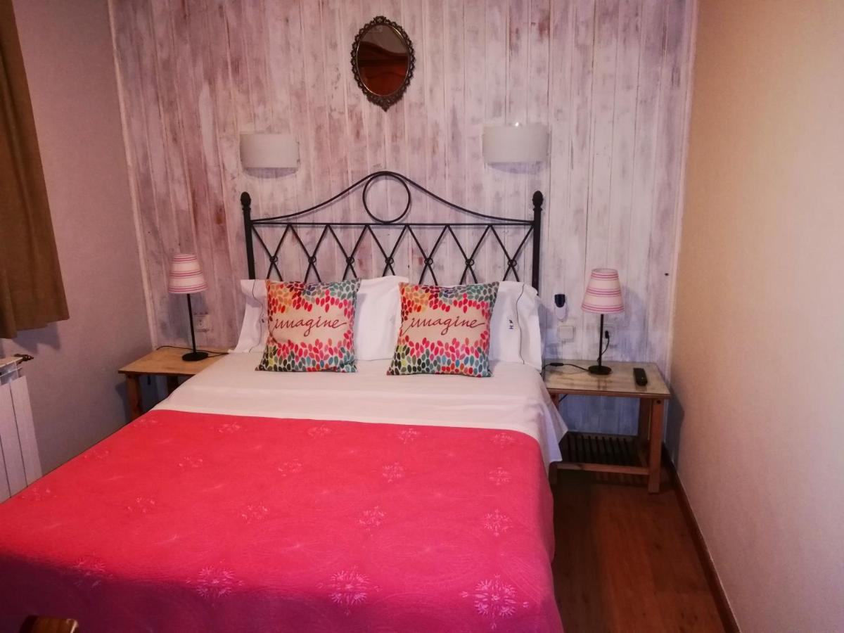 Hostal Martin - Sanabria Ribadelago Buitenkant foto