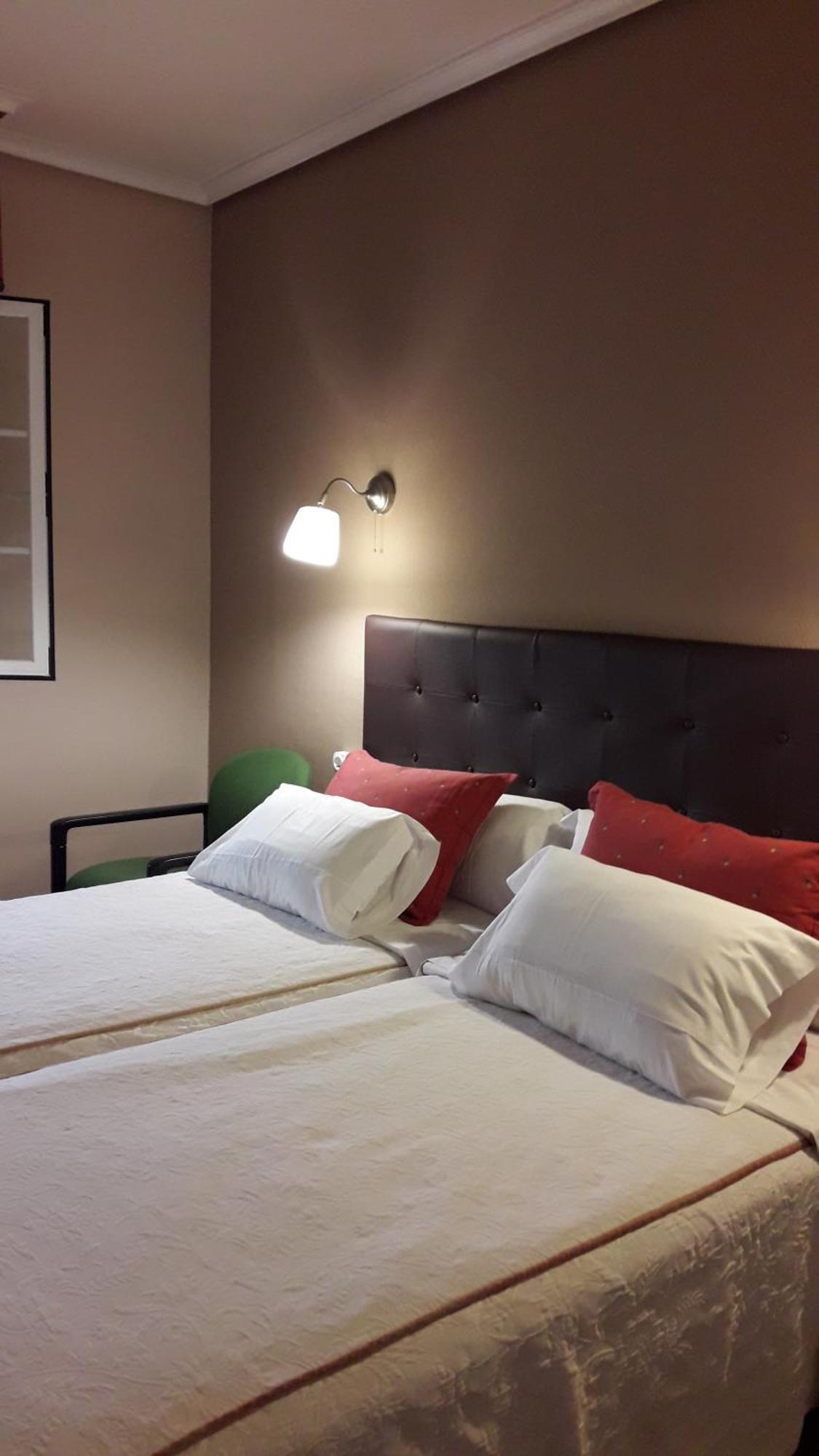 Hostal Martin - Sanabria Ribadelago Buitenkant foto
