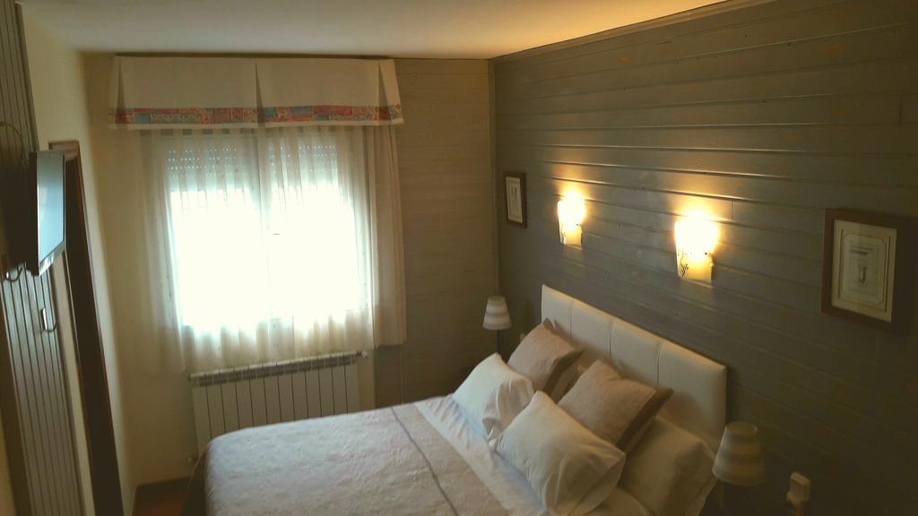 Hostal Martin - Sanabria Ribadelago Buitenkant foto