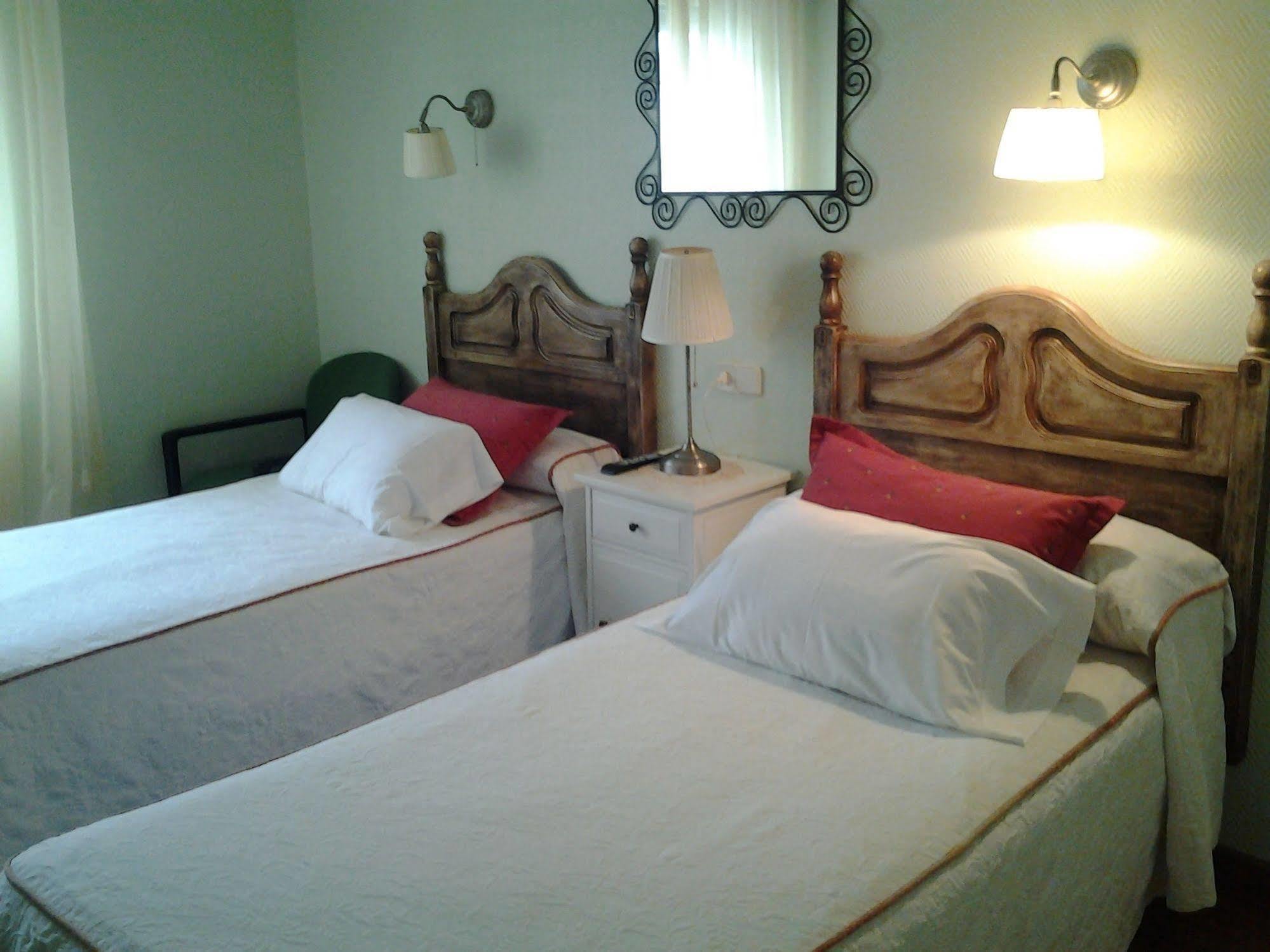 Hostal Martin - Sanabria Ribadelago Buitenkant foto