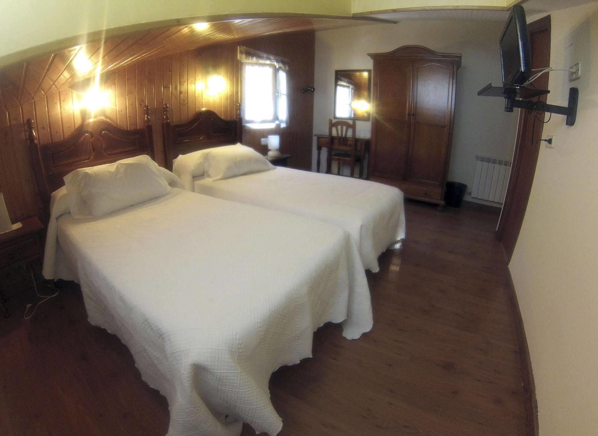 Hostal Martin - Sanabria Ribadelago Buitenkant foto