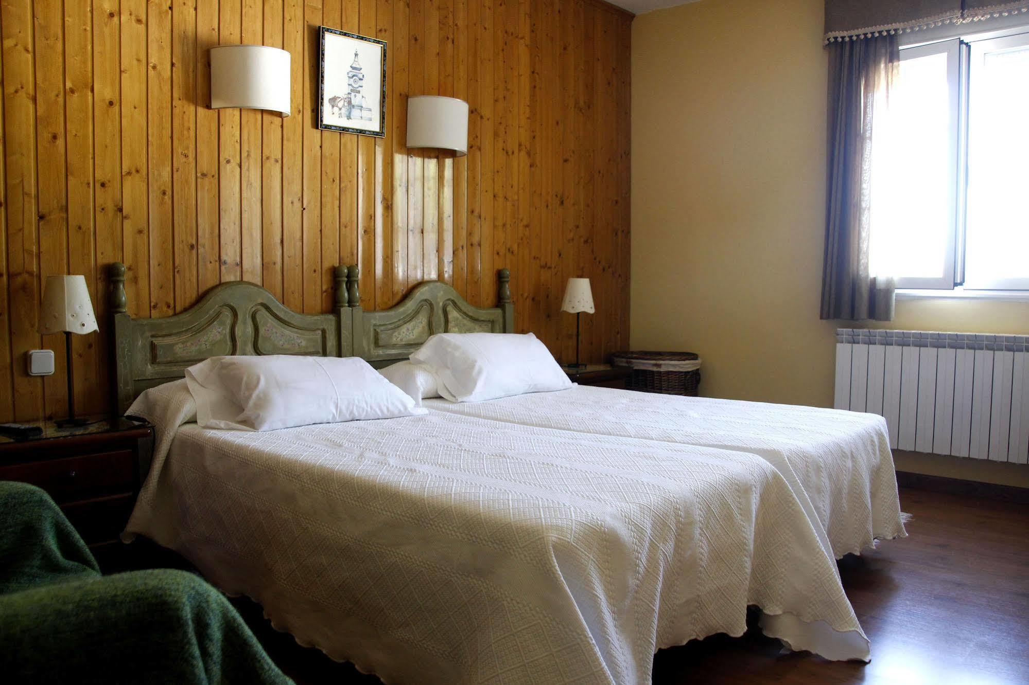 Hostal Martin - Sanabria Ribadelago Buitenkant foto