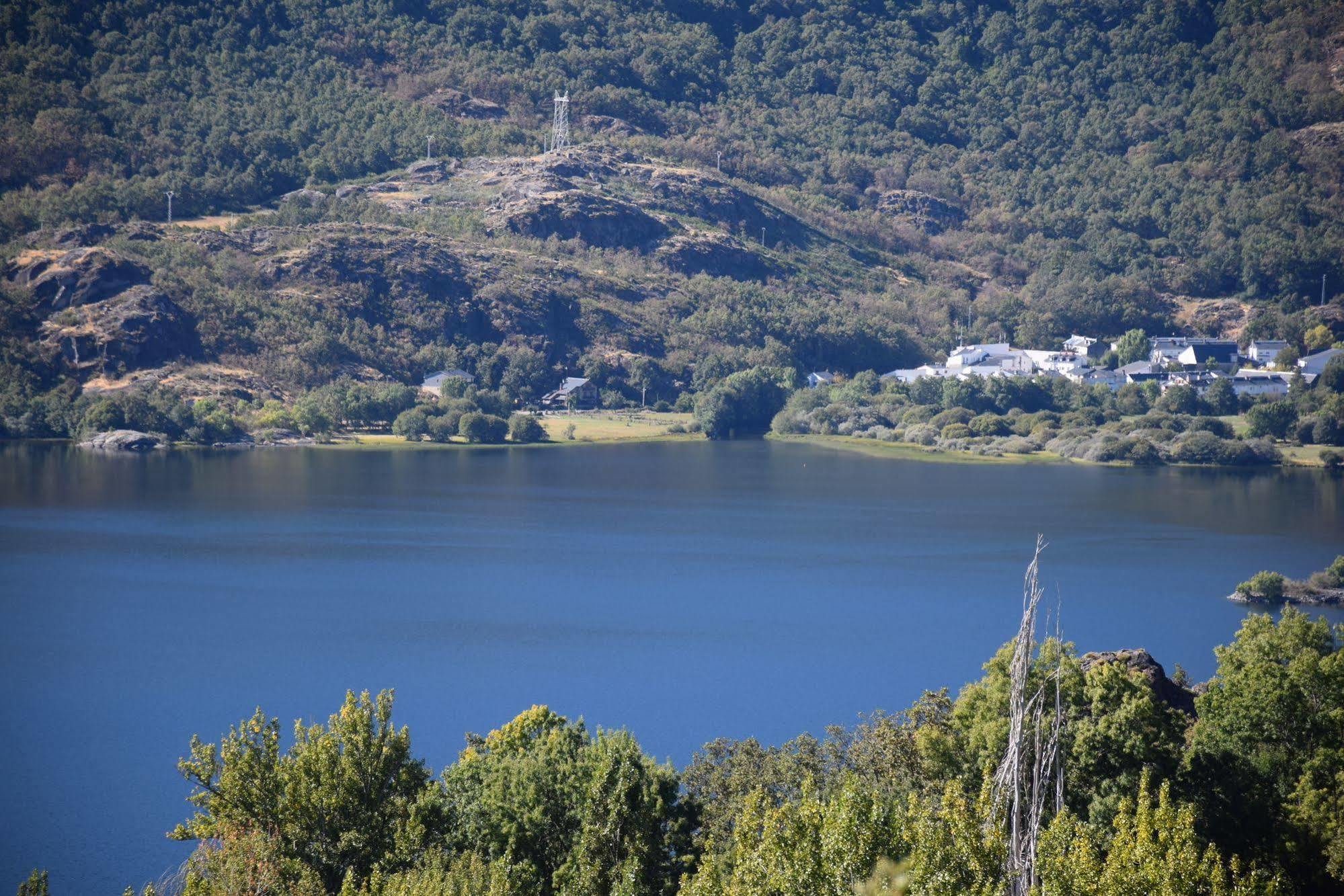 Hostal Martin - Sanabria Ribadelago Buitenkant foto